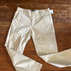 Forever 21 Chinos Classic Straight-Leg